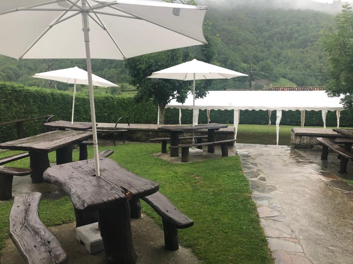 Hotel Restaurante La Carasca Orle Екстер'єр фото