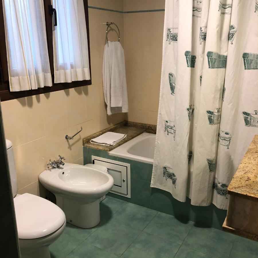 Hotel Restaurante La Carasca Orle Екстер'єр фото