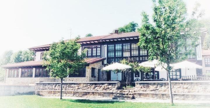 Hotel Restaurante La Carasca Orle Екстер'єр фото