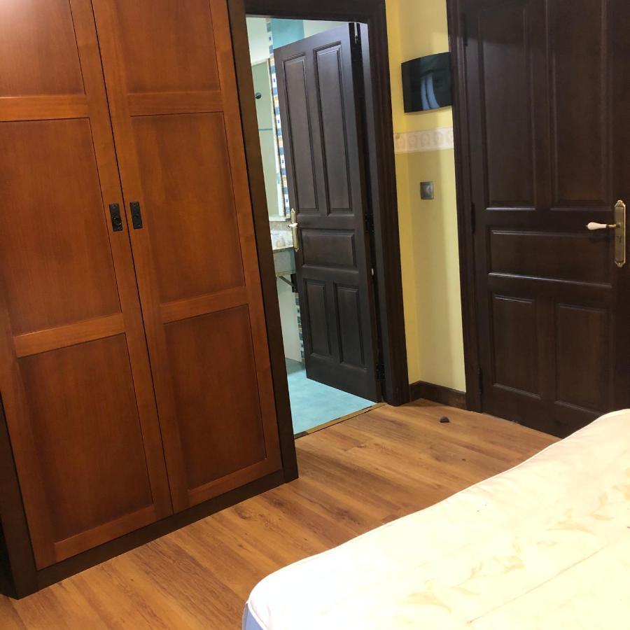 Hotel Restaurante La Carasca Orle Екстер'єр фото