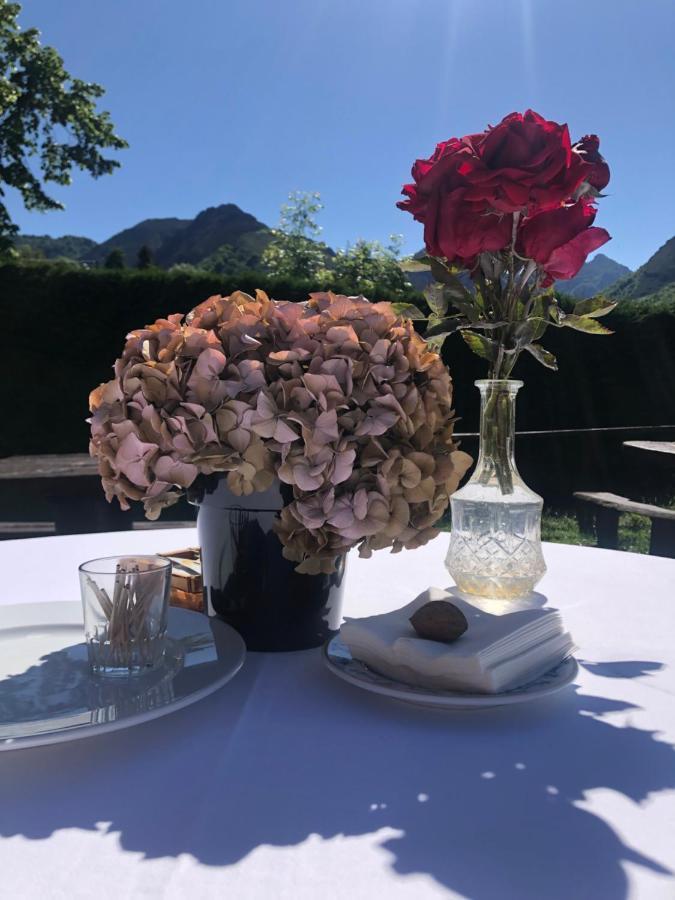 Hotel Restaurante La Carasca Orle Екстер'єр фото