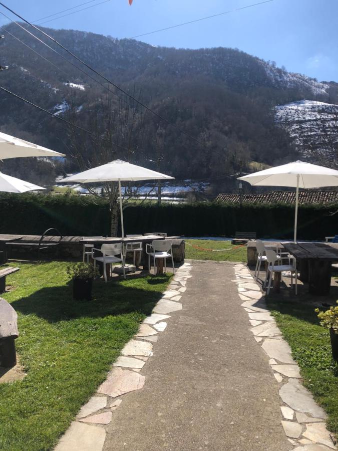 Hotel Restaurante La Carasca Orle Екстер'єр фото